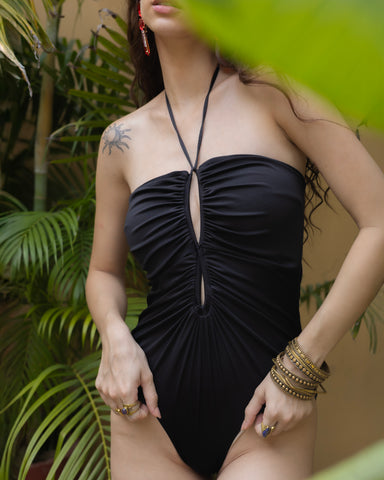 Women Black Solid One Peice Monokini